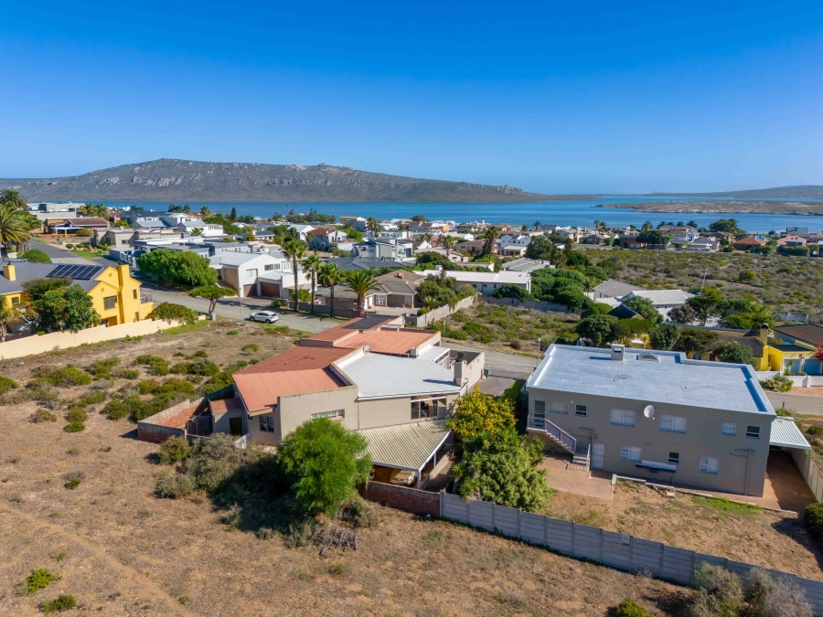 8 Bedroom Property for Sale in Middedorp Western Cape